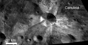 Распределение материала разной яркости около кратера Канулея (nasa.gov)