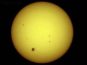 Солнце с несколькими пятнами (wikipedia.org)