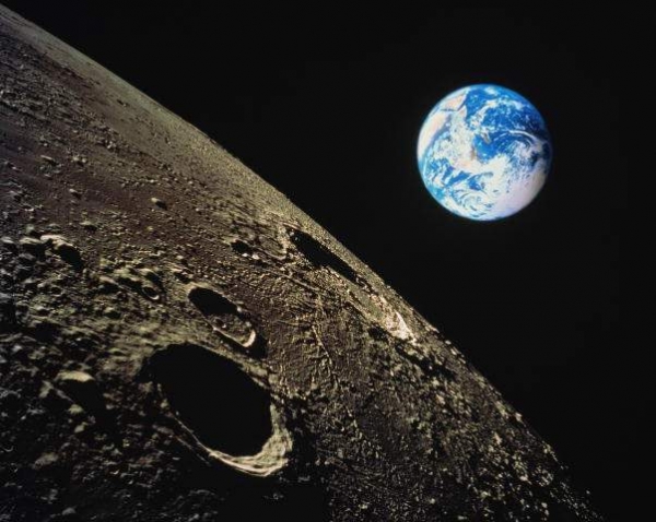 Луна (фото - https://astrogalaxy1.narod.ru/)