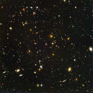 Предел разрешения Хаббла: 10000 галактик, из 100 родились через 800 миллионов лет после Большого взрыва (space.com)