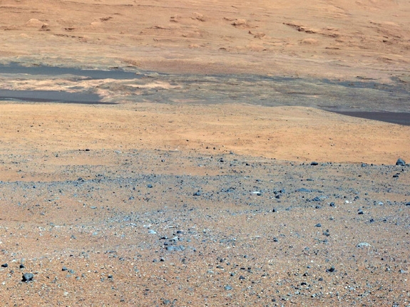 поверхность Марса, снятая последним марсоходом Curiosity (space.com)