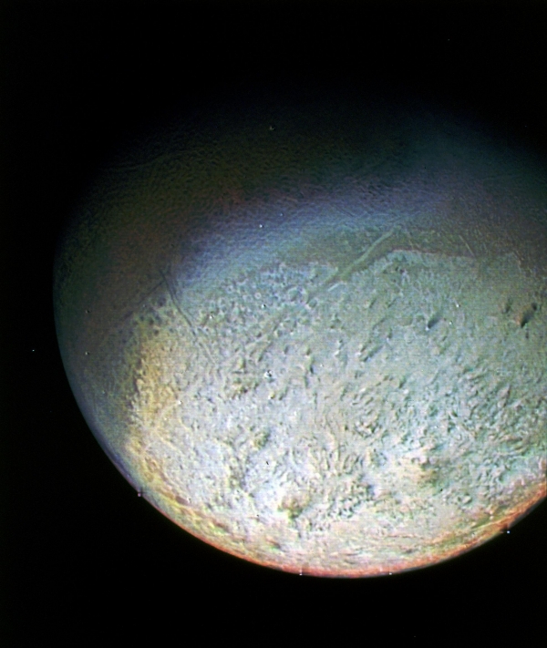 Тритон на снимке Вояджера 2 (space.com)