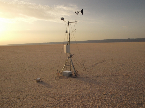 Метеорологическая станция в Шотт-эль-Джерид (alphagalileo.org)