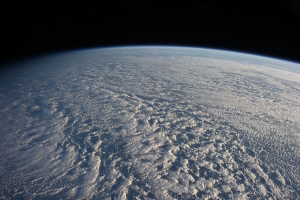 Тихий океан, покрытый облаками (wikipedia.org)