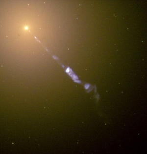 Сияние активного ядра галактики М87 (wikipedia.org)
