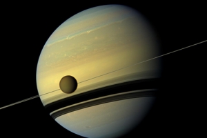 Сатурн и его кольца (phys.org)