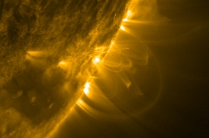 Крупные жгуты в атмосфере Солнца (cfa.harvard.edu)