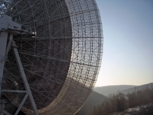 Радиотелескоп Эффельсберга (space.com)