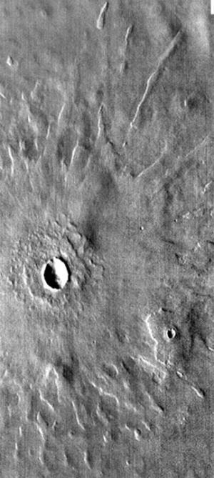 Один из крупных кратеров (phys.org)
