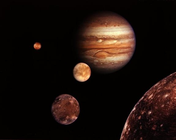 Собранные вместе луны Юпитера - Европа, Ио, Ганимед, Каллисто (space.com)