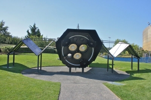 Макет телескопа XMM-Newton (wikipedia.org)