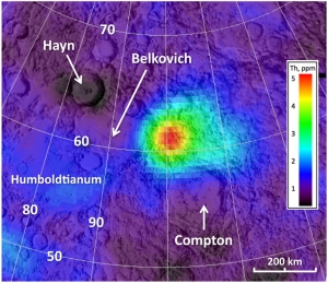 Регион между кратерами Белкович и Комптон (space.com)