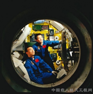 Китайские космонавты готовятся к полету на первую орбитальную станцию свое страны (space.com)