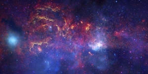 Изображение центра Млечного пути, полученное на разных длинах волн (space.com)