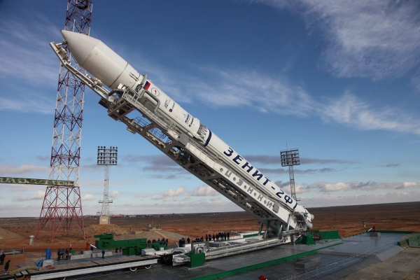 Подъем ракеты-носителя Зенит (space.com)