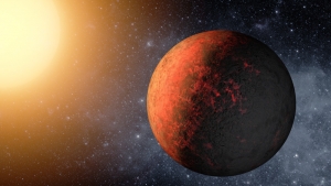 Недавно была открыта планета Kepler-20e, ее размер чуть меньше земного, на она находится чрезвычайно близко к своей звезде (space.com)