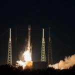 SpaceX запустила первый коммерческий спутник связи